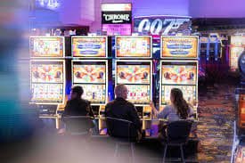Live chat with dealer on SA Gaming table